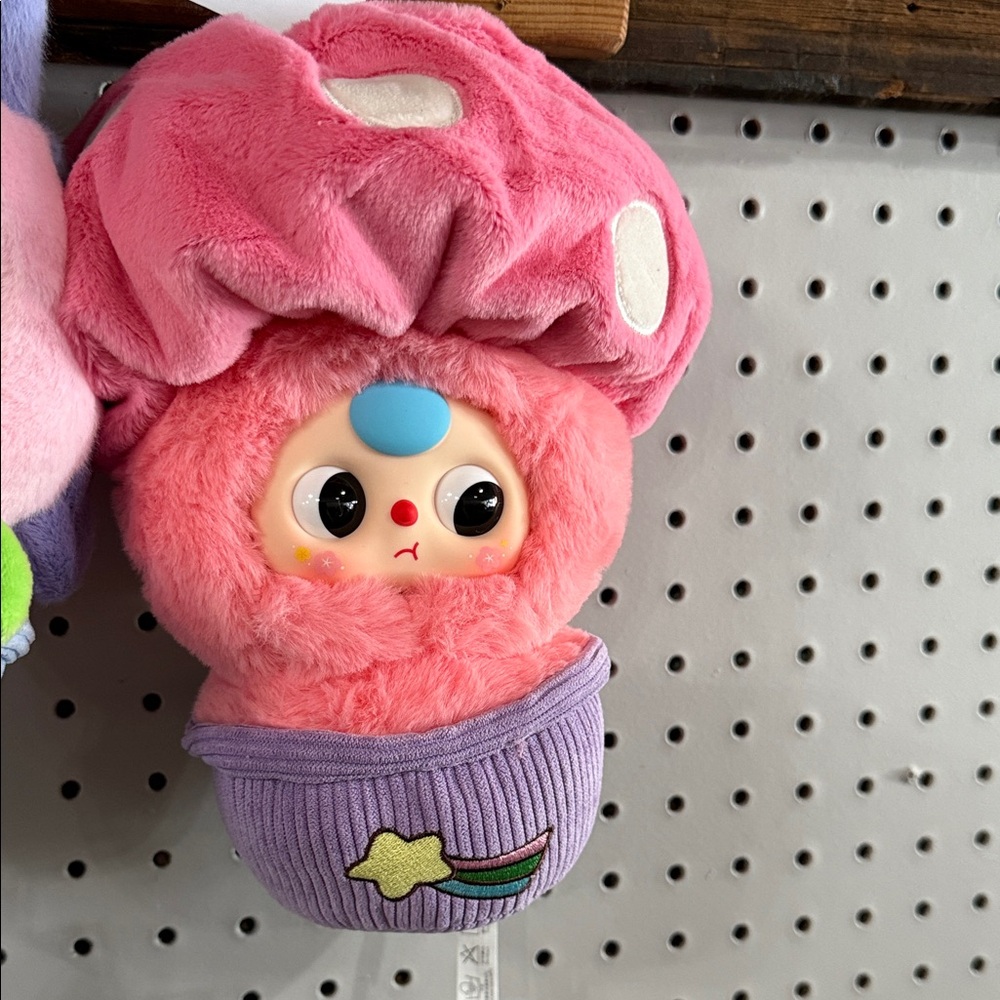 MUSHROOM CONFIRMED Baby three a small flower